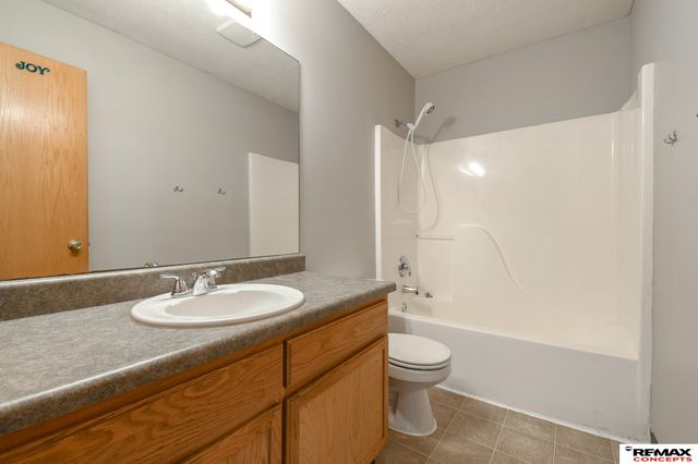 2441 NW Ramsey Road, Lincoln, NE 68524