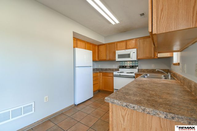 2441 NW Ramsey Road, Lincoln, NE 68524