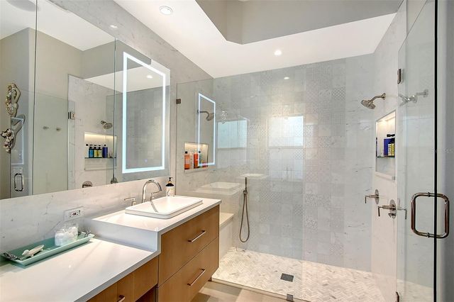 3921 MARAVIC PLACE, Sarasota, FL 34231