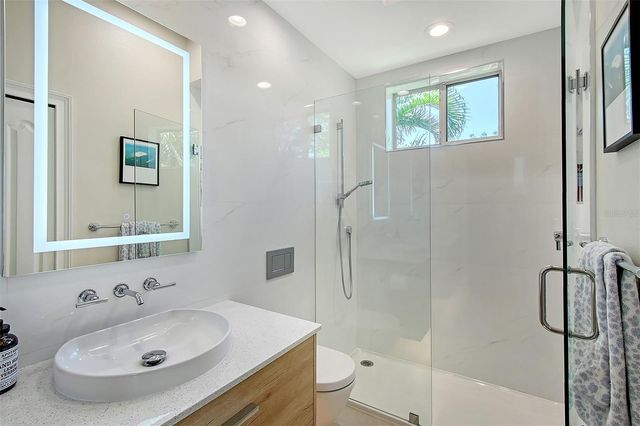 3921 MARAVIC PLACE, Sarasota, FL 34231