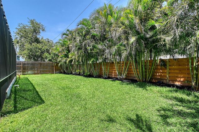 3921 MARAVIC PLACE, Sarasota, FL 34231