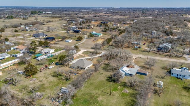5705 Regalview Drive, Joshua, TX 76058