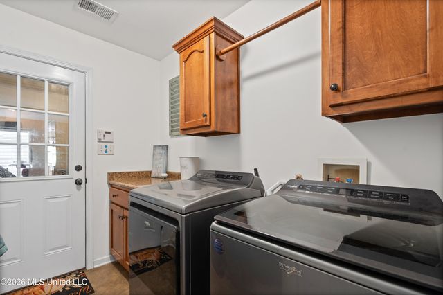 695 Robertson Way, Hernando, MS 38632