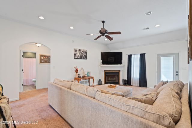 695 Robertson Way, Hernando, MS 38632