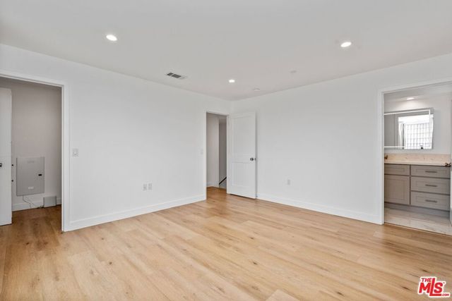 1060 S Bronson Avenue 1, Los Angeles, CA 90019