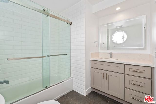 1060 S Bronson Avenue 1, Los Angeles, CA 90019