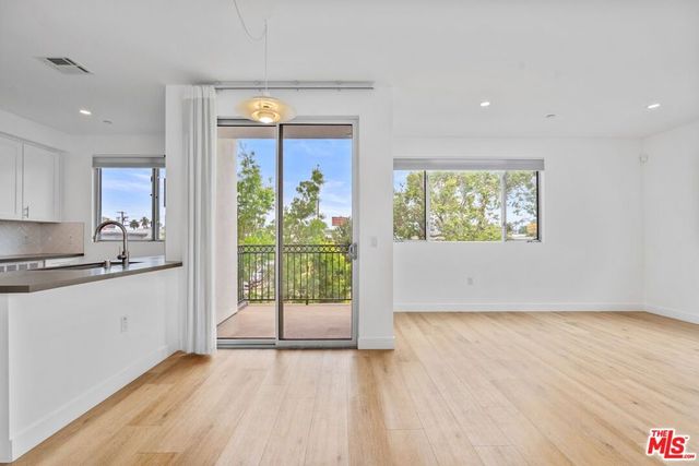 1060 S Bronson Avenue 1, Los Angeles, CA 90019