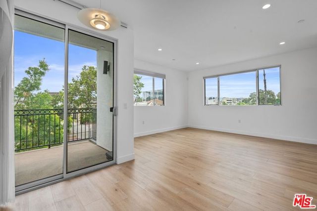 1060 S Bronson Avenue 1, Los Angeles, CA 90019