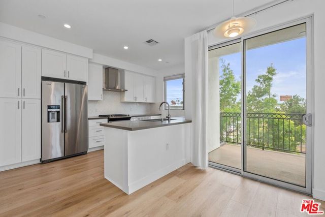 1060 S Bronson Avenue 1, Los Angeles, CA 90019