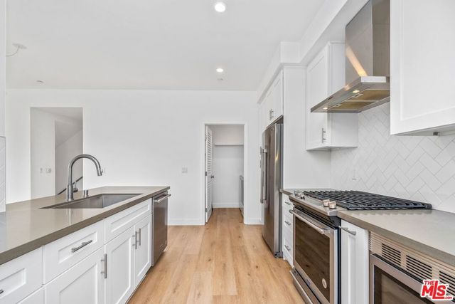 1060 S Bronson Avenue 1, Los Angeles, CA 90019