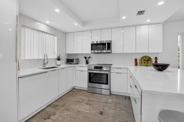 15354 Strathearn Drive 12601, Delray Beach, FL 33446