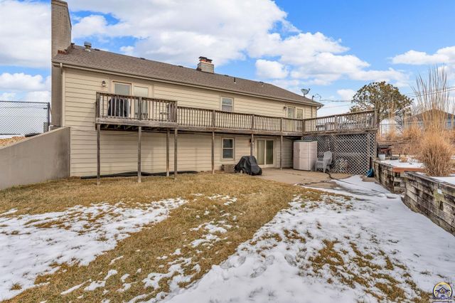 8425 SW 21st St, Topeka, KS 66615