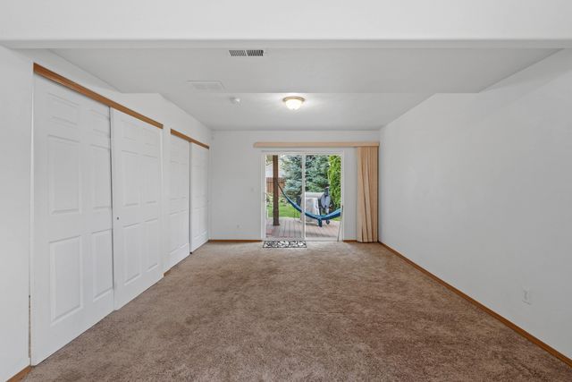 216 S Corbin Ln, Greenacres, WA 99016