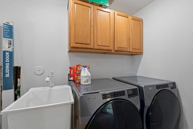 216 S Corbin Ln, Greenacres, WA 99016