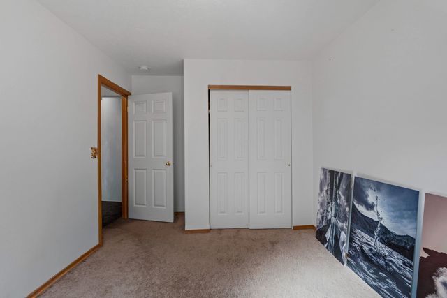 216 S Corbin Ln, Greenacres, WA 99016