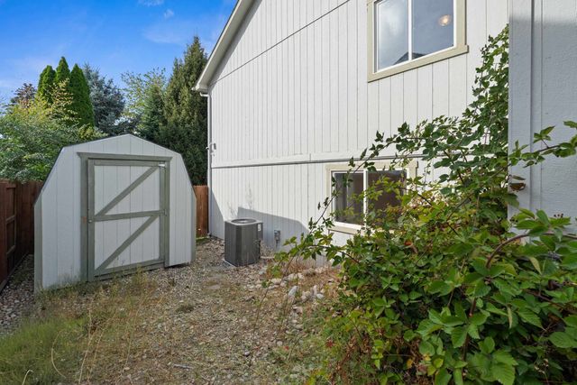 216 S Corbin Ln, Greenacres, WA 99016
