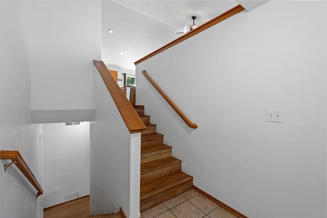 216 S Corbin Ln, Greenacres, WA 99016