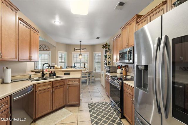3273 S Devonshire Cove, Southaven, MS 38672