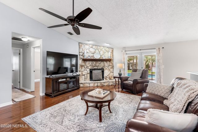 7260 EAGLES PERCH Drive, Jacksonville, FL 32244
