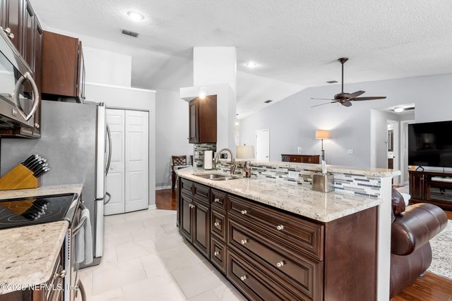 7260 EAGLES PERCH Drive, Jacksonville, FL 32244