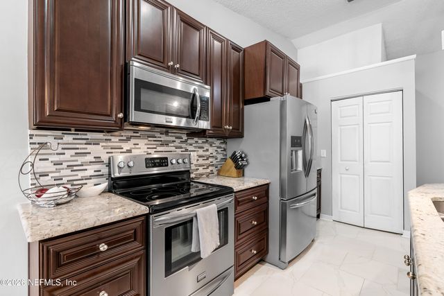 7260 EAGLES PERCH Drive, Jacksonville, FL 32244