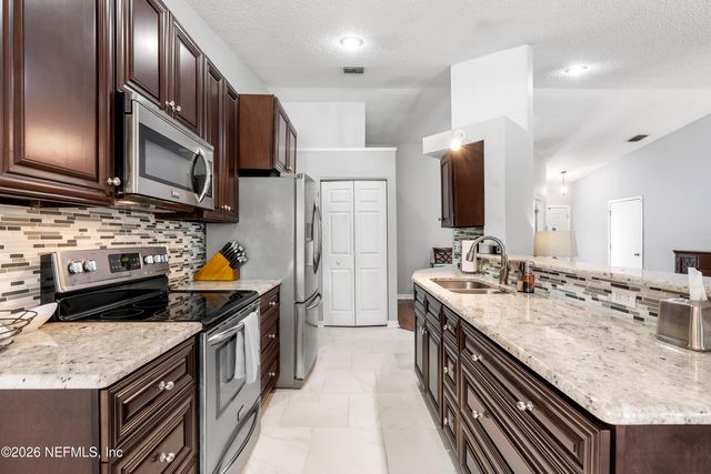 7260 EAGLES PERCH Drive, Jacksonville, FL 32244