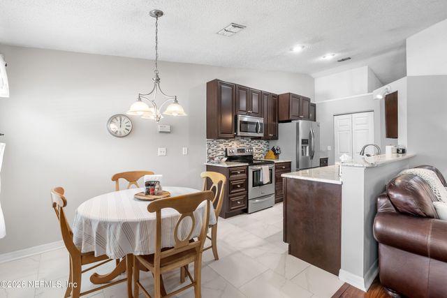 7260 EAGLES PERCH Drive, Jacksonville, FL 32244