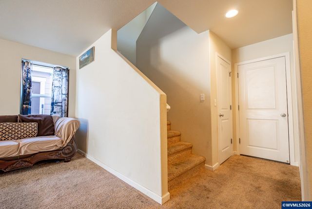 1006 S View Dr, Molalla, OR 97038