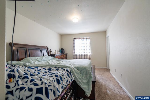 1006 S View Dr, Molalla, OR 97038