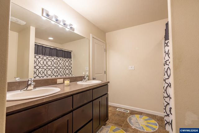 1006 S View Dr, Molalla, OR 97038