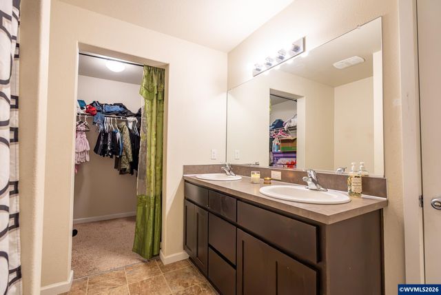1006 S View Dr, Molalla, OR 97038