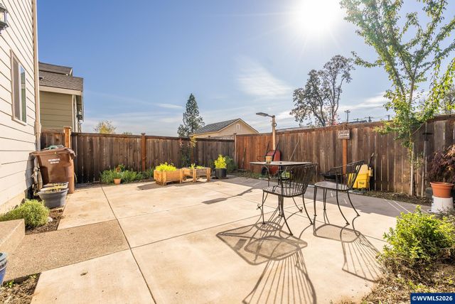 1006 S View Dr, Molalla, OR 97038