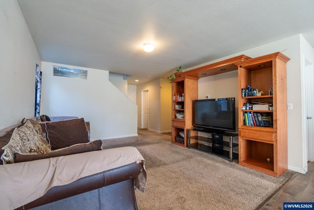 1006 S View Dr, Molalla, OR 97038