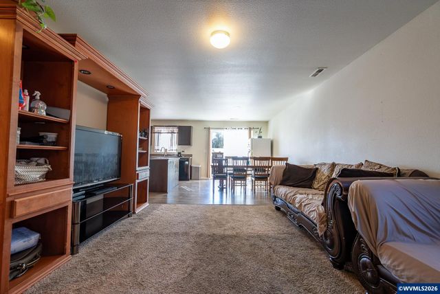 1006 S View Dr, Molalla, OR 97038