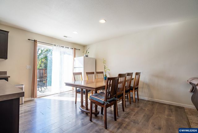 1006 S View Dr, Molalla, OR 97038