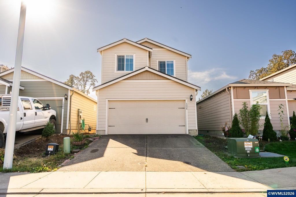 1006 S View Dr, Molalla, OR 97038