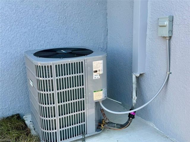 317-319 Ichabod AVE, Lehigh Acres, FL 33973