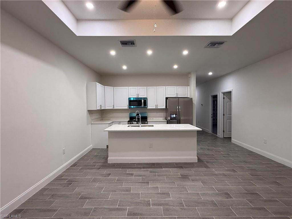 317-319 Ichabod AVE, LEHIGH ACRES, FL 33973 — photo 2