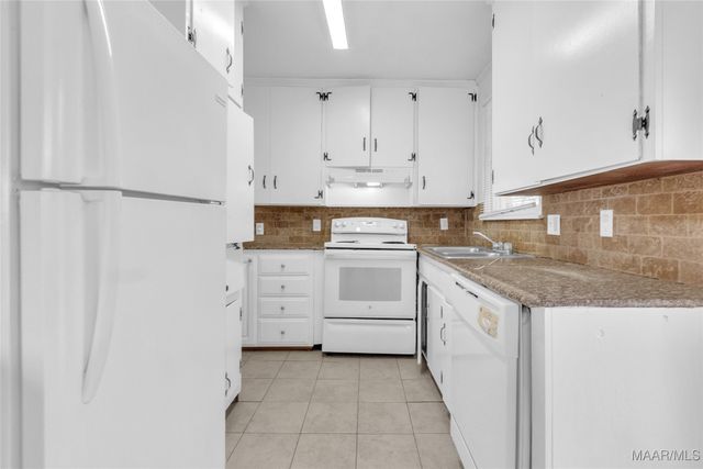 106 NOTTINGHAM Court, Montgomery, AL 36109