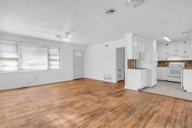 106 NOTTINGHAM Court, Montgomery, AL 36109