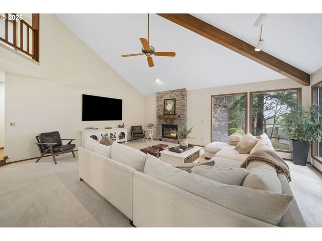 19629 DERBY Ct, West Linn, OR 97068