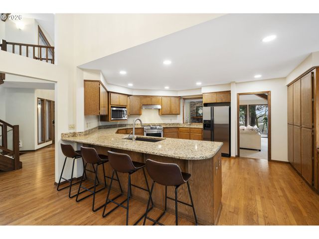 19629 DERBY Ct, West Linn, OR 97068