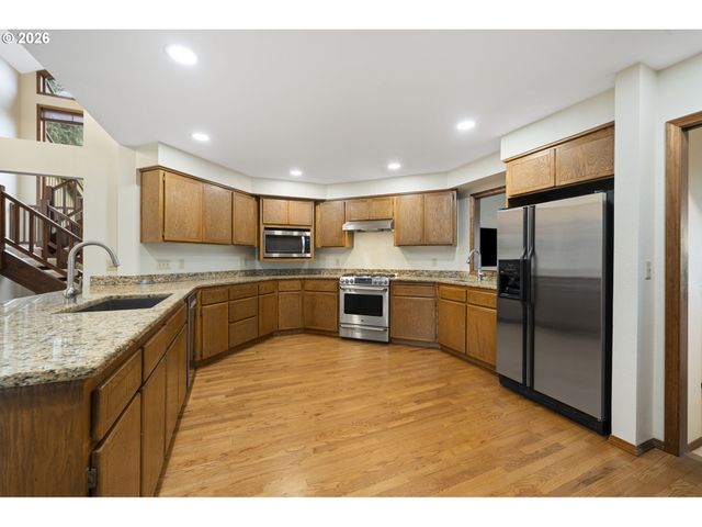 19629 DERBY Ct, West Linn, OR 97068