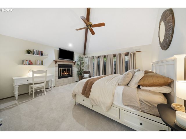 19629 DERBY Ct, West Linn, OR 97068