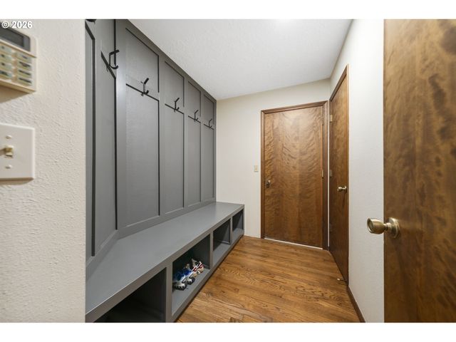 19629 DERBY Ct, West Linn, OR 97068