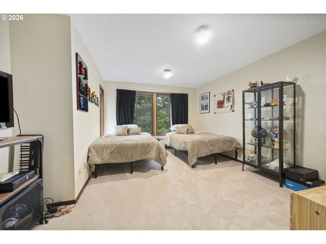 19629 DERBY Ct, West Linn, OR 97068