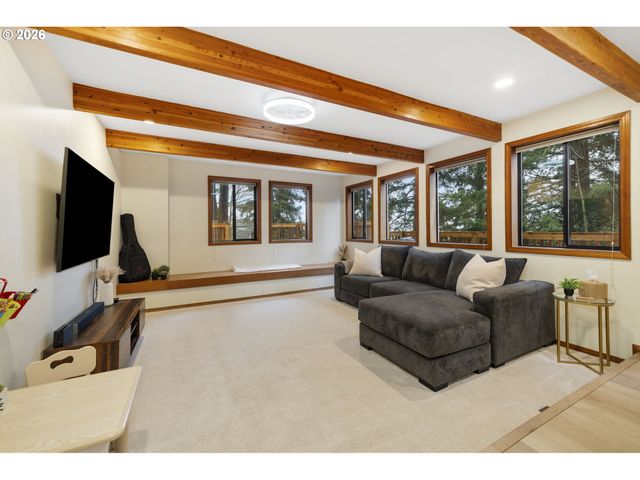 19629 DERBY Ct, West Linn, OR 97068