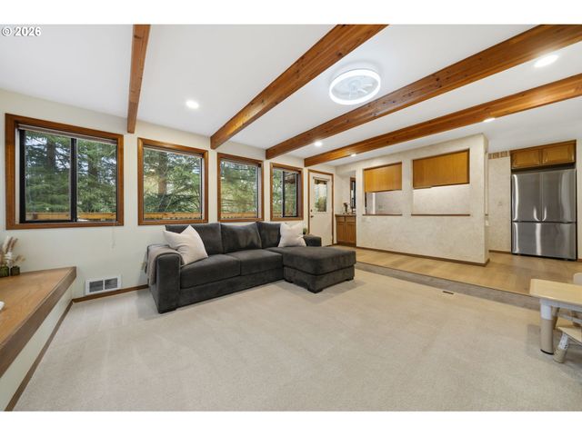 19629 DERBY Ct, West Linn, OR 97068