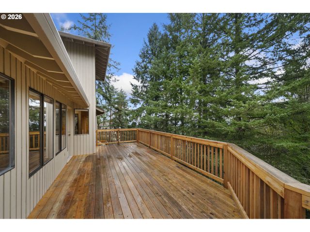 19629 DERBY Ct, West Linn, OR 97068