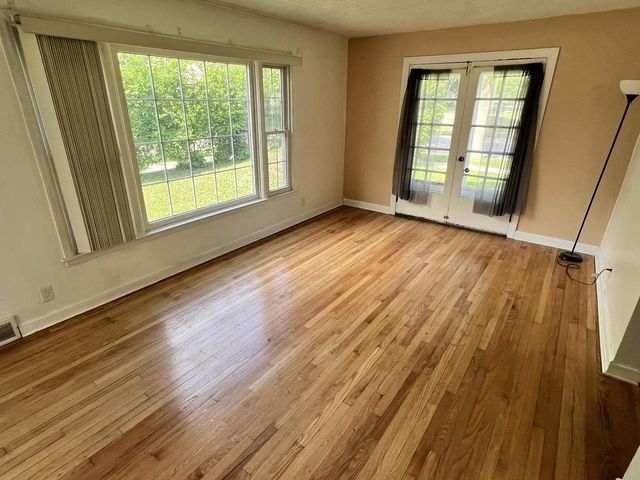 7232 W Fairmount AVENUE, Milwaukee, WI 53218